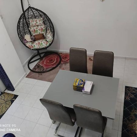 R&R Homestay Simpang Renggam 外观 照片