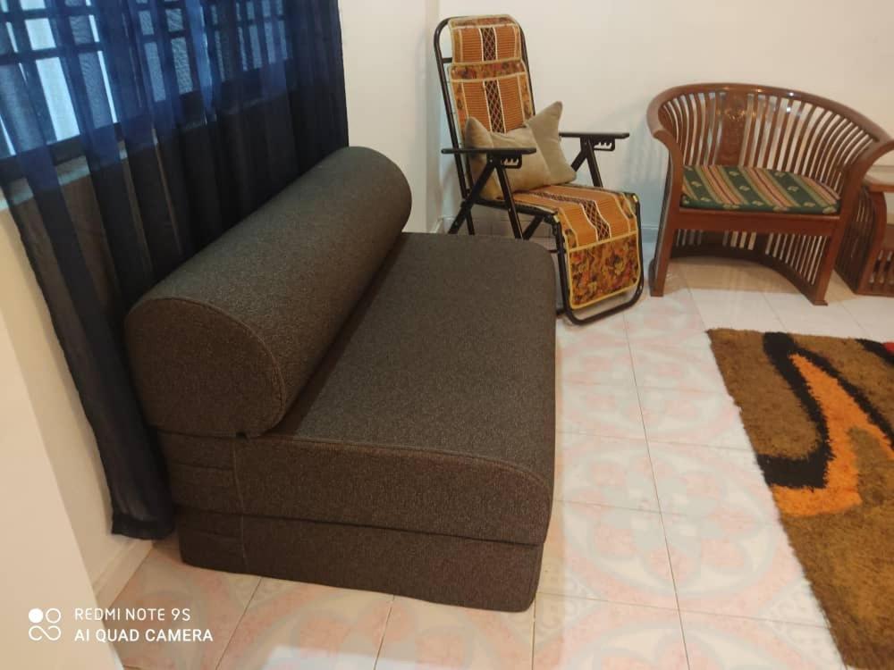 R&R Homestay Simpang Renggam 外观 照片