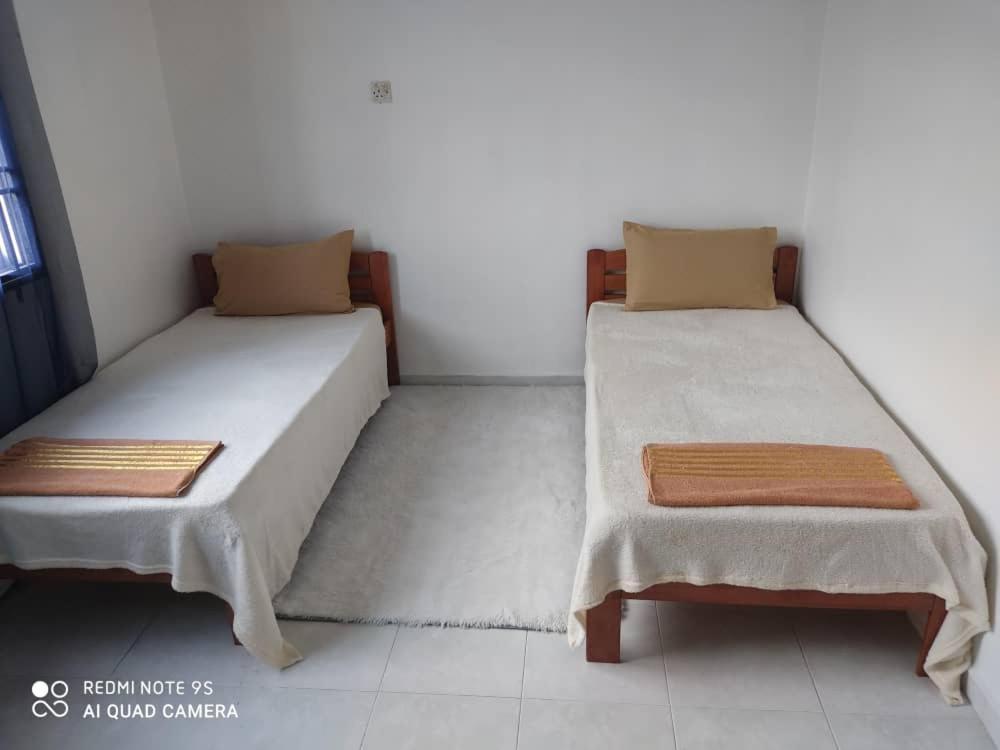 R&R Homestay Simpang Renggam 外观 照片